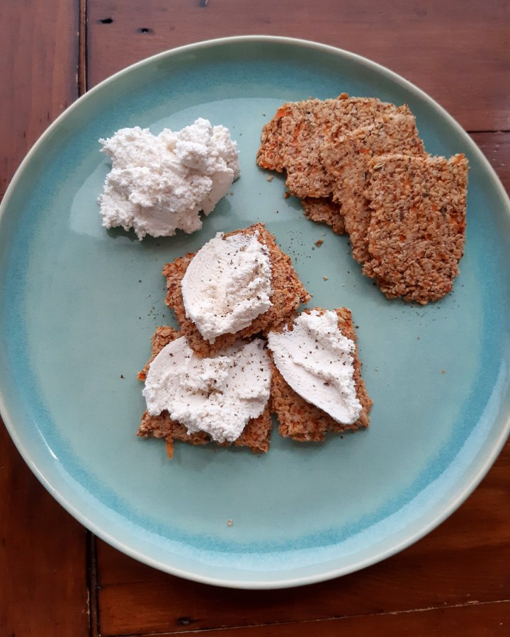 Carrot & Almond Pulp Seed Crackers